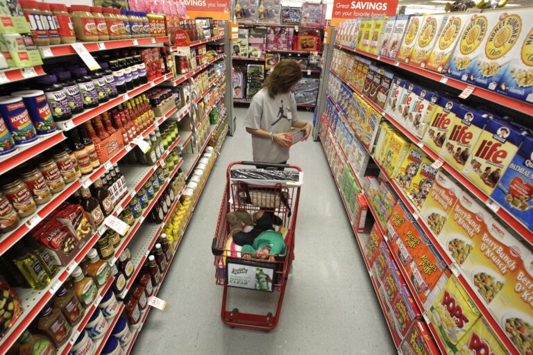 Over a quarter of items sold at Canada’s dollar stores have toxic chemicals: report