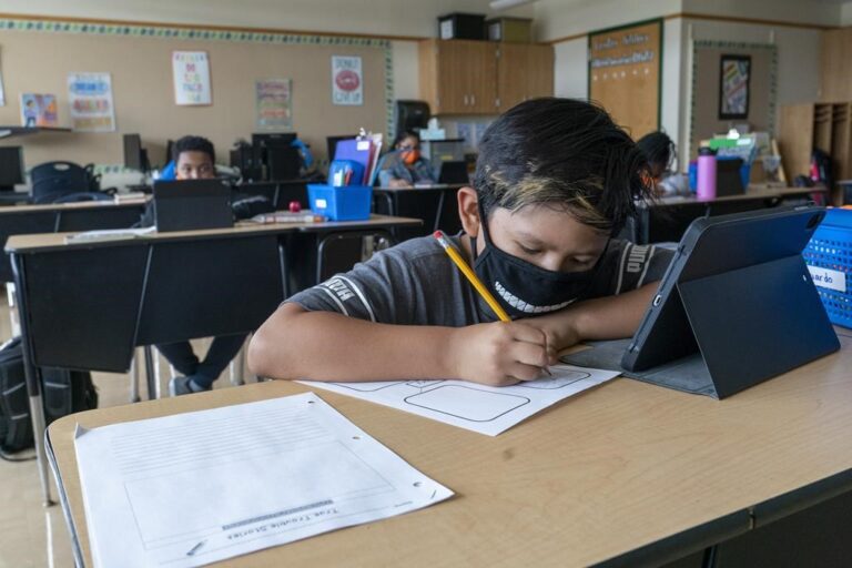 COVID-19: Nova Scotia to open new school year without a mask mandate