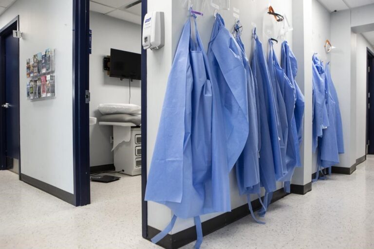 Nova Scotia looking to fast track licensing process for Ukrainian health workers