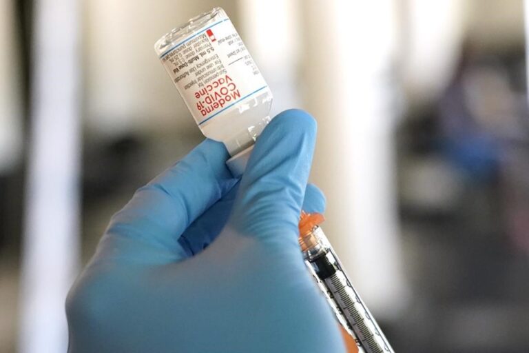 U.S. to move COVID-19 vaccines, treatments to private market by 2023 once supply runs out