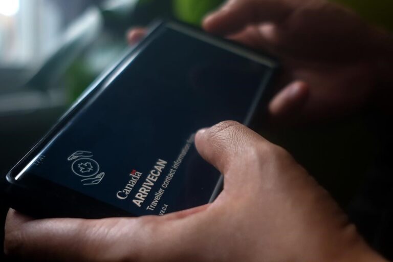 ‘No evidence’ ArriveCAN app causing ‘any problems’ at borders: transport minister
