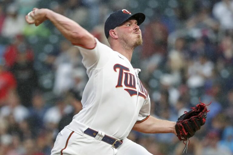 Twins top Blue Jays 7-3 behind clutch Polanco