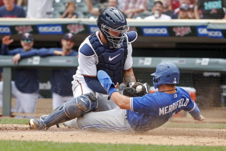 Blue Jays top Twins 3-2 on overturned call
