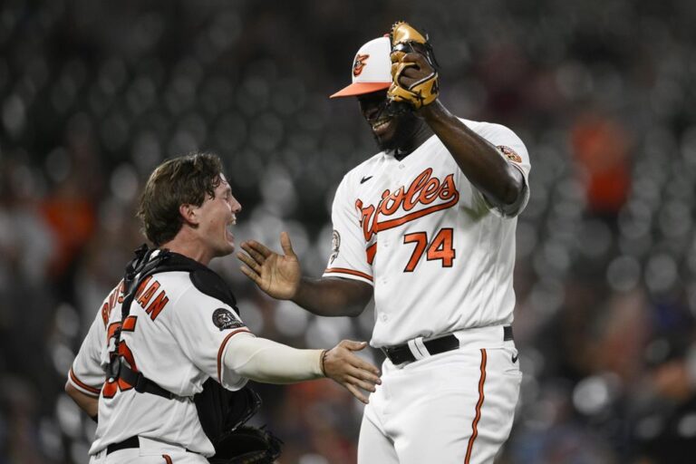 Orioles hit 4 homers in 7-4 victory over Blue Jays