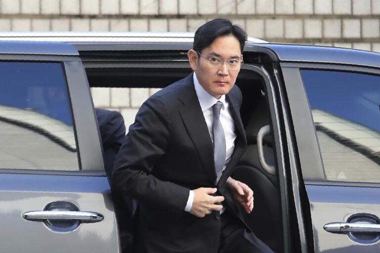 South Korea set to pardon Samsung heir, other business tycoons