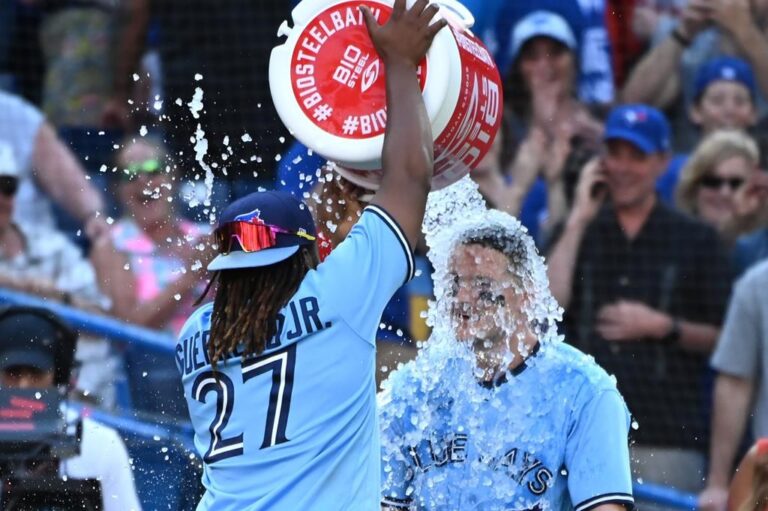 Hernandez homers as Jays edge Guardians