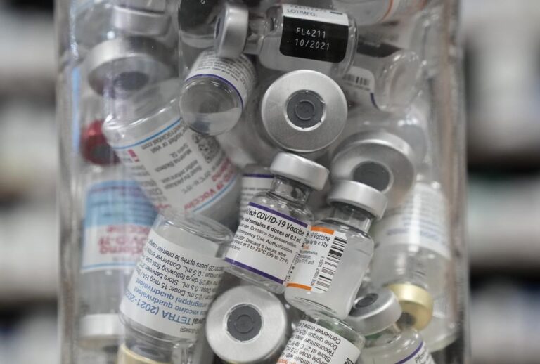 Is an Omicron-tailored shot worth the wait as fall COVID surge looms? Experts weigh in