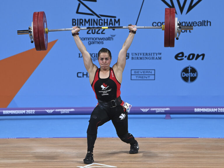 Canada’s Maude Charron earns weightlifting gold in Commonwealth Games record
