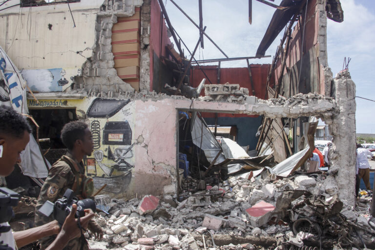 Mogadishu hotel siege: Somali forces end deadly attack that killed 21