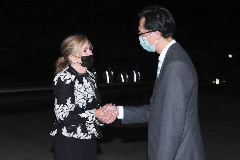 U.S. senator arrives in Taiwan amid high tensions with China