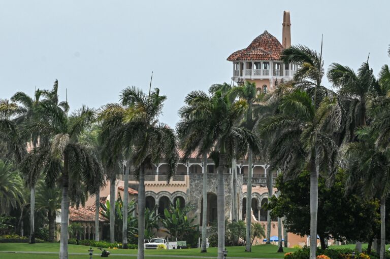 U.S. Justice Department opposes unsealing affidavit for Mar-a-Lago warrant