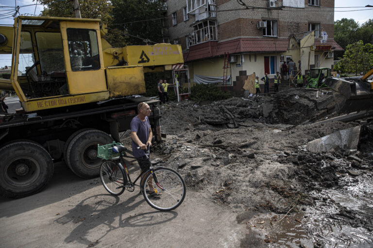 Russian forces continue barrage of Ukraine’s Donetsk region