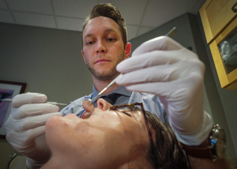 Liberals plan temporary solution to dental care program, sources say