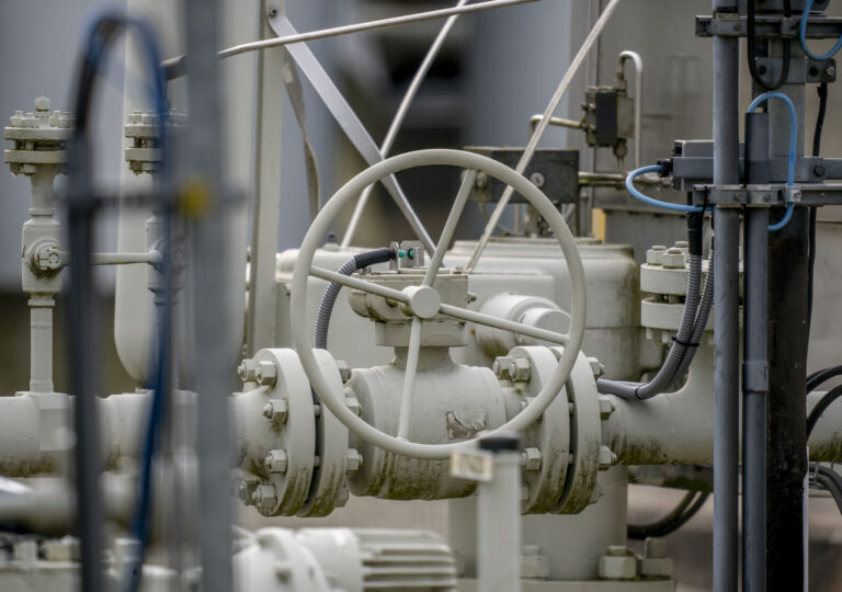 Canada must hike hydrogen energy capacity to compete with U.S., backer warns
