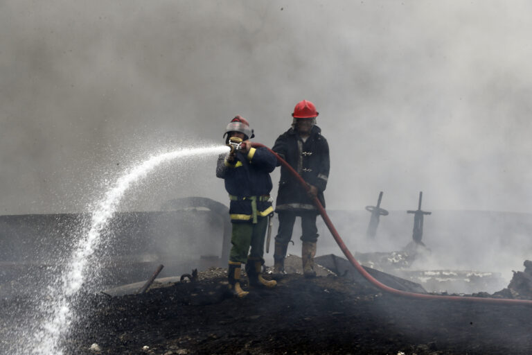 Cuban oil farm fire: Deadly blaze kills 2nd firefighter