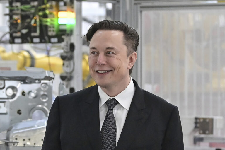 Elon Musk sells US$7B in Tesla shares ahead of Twitter legal fight