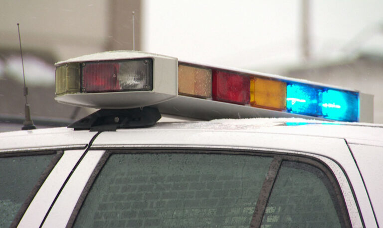 Detroit police search for suspect after 4 people shot