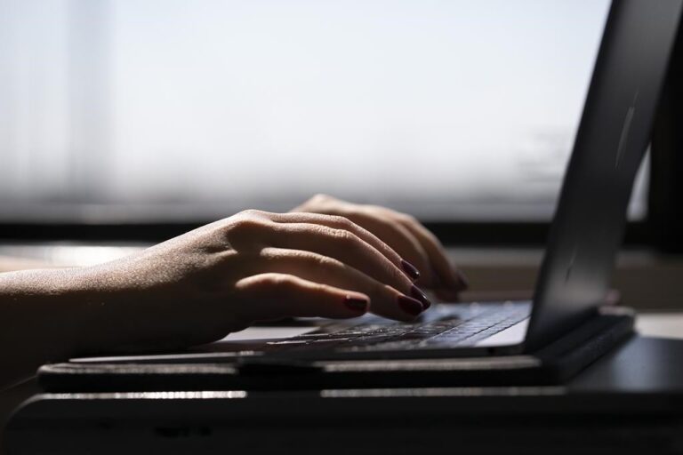 Russian IT workers head overseas to avoid military mobilisation despite assurances