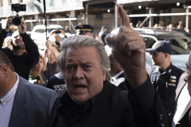 Ex-Trump aide Steve Bannon surrenders to NY authorities in border wall fraud case