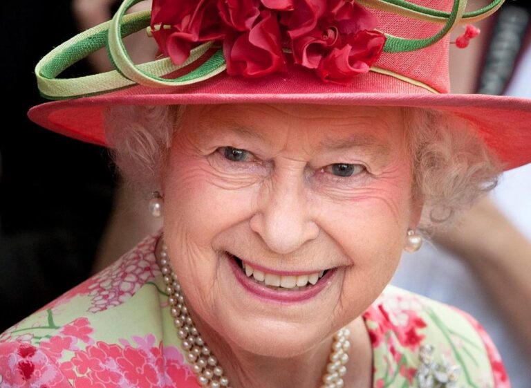 Queen Elizabeth’s death a chance for Canada to cut ties with Crown, diaspora members say