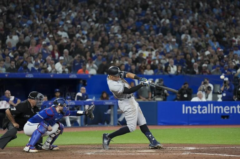 Judge ties AL home-run record in 8-3 win over Jays