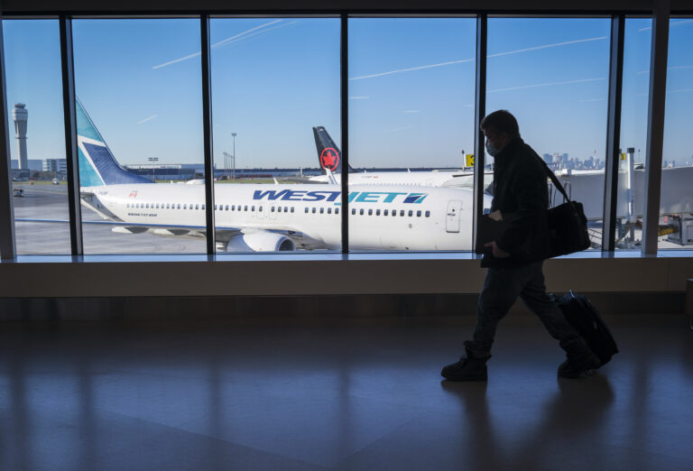 ArriveCAN, mask mandates among changes as Canada drops COVID-19 border rules