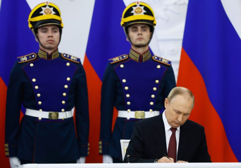 Canada slaps new sanctions on Russia after Putin annexes Ukrainian regions