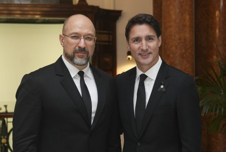 Justin Trudeau meets Ukraine’s prime minister in London, discusses Russia’s ‘atrocities’