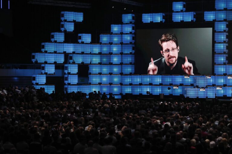 U.S. whistleblower Edward Snowden granted Russian citizenship by Putin