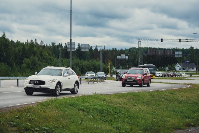 Traffic intensifying on Russian border, Finland says amid mobilization order