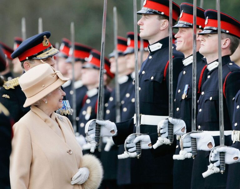 Palace says Prince Harry can’t wear military uniform to queen’s funeral