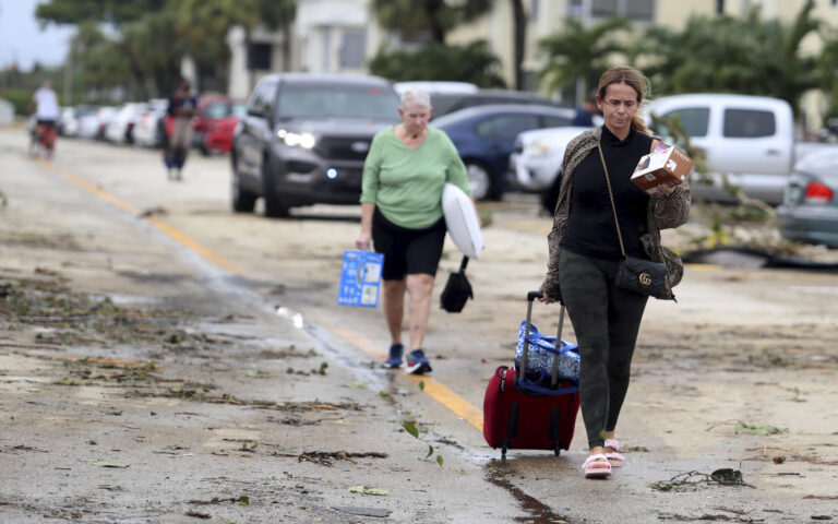 Hurricane Ian: Canadians in Florida hunker down as storm lashes state