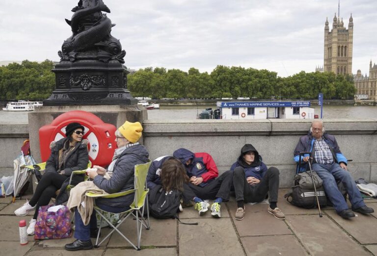 2 women sexually assaulted in queue to see Queen Elizabeth’s coffin: London police
