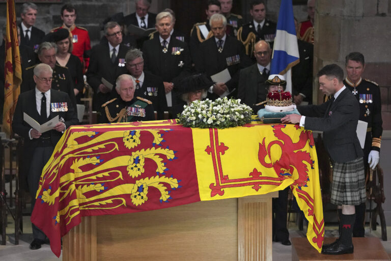 Canada announces a holiday to mark Queen Elizabeth’s death. Here’s who gets it