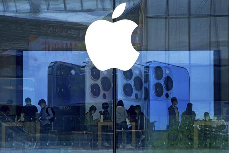 Apple profits exceed Wall Street targets but iPhone sales not as strong