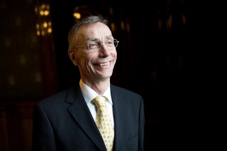 Swedish scientist awarded Nobel Prize in medicine for work on human evolution