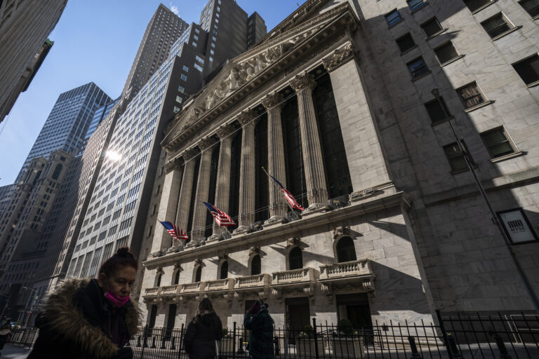 U.S. stocks end mixed following weak reports from Meta, Microsoft
