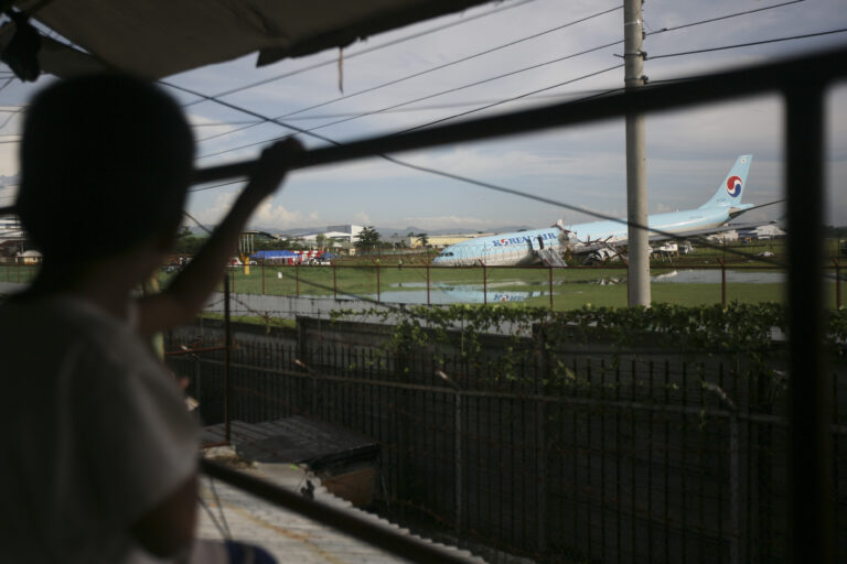 173 people safe after Korean Air plane overruns Philippine runway