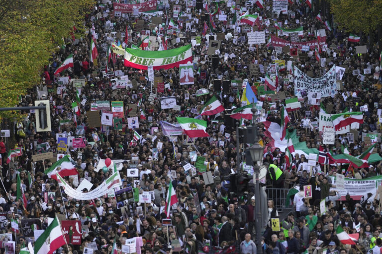 Tens of thousands gather in Berlin to support Iran protesters