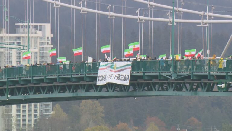 Thousands partake in human chain in Vancouver in support of Iran protests