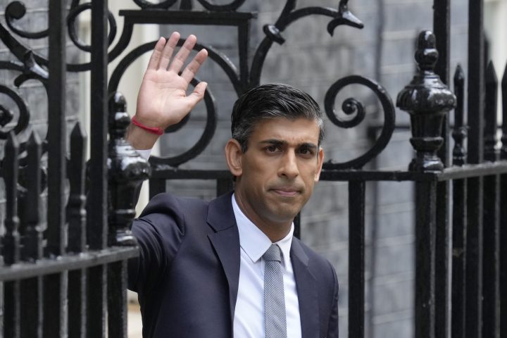 Rishi Sunak faces ‘profound economic crisis’ as new British prime minister