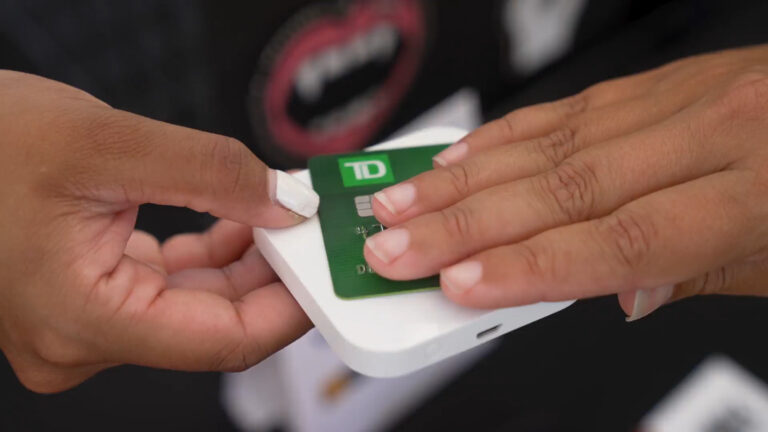 Cashless Canada: Why Canadians are leaders in the cashless trend