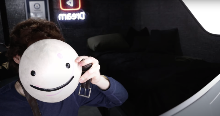 The face reveal of Minecraft YouTuber Dream broke the internet — let us explain