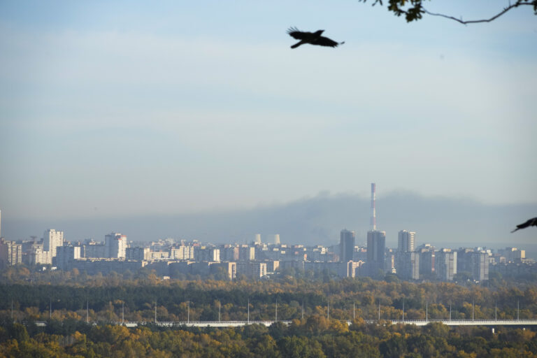 Airstrikes damage power and water supplies in several Ukrainian cities
