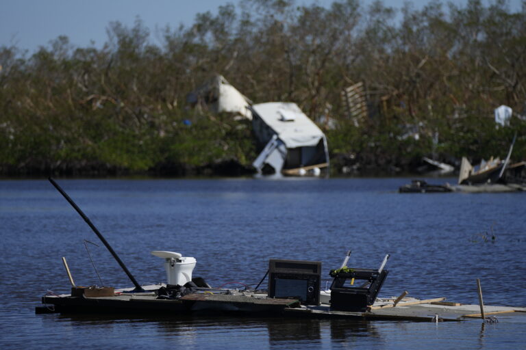 Hurricane Ian: The storm has passed but water keeps rising in central Florida