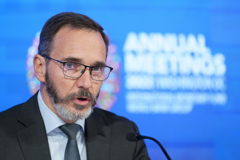 2023 will ‘feel like a recession’ for many, IMF warns in revised global outlook