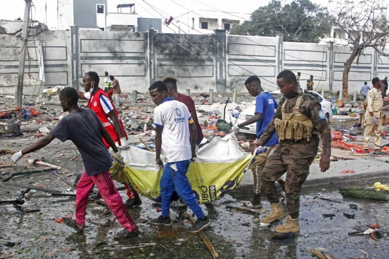 2 car bombs explode in Somalia’s capital, leaving ‘scores’ dead: police
