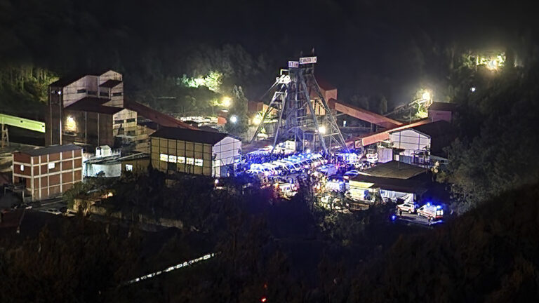 25 dead, dozens trapped in Turkish coal mine explosion, officials say