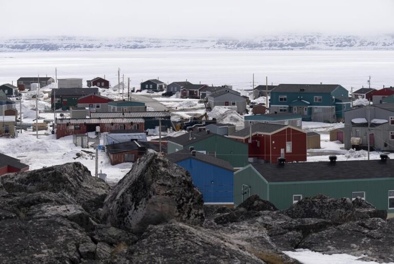Quebec to hire more nurses to address overcrowding in north after death of 10 infants