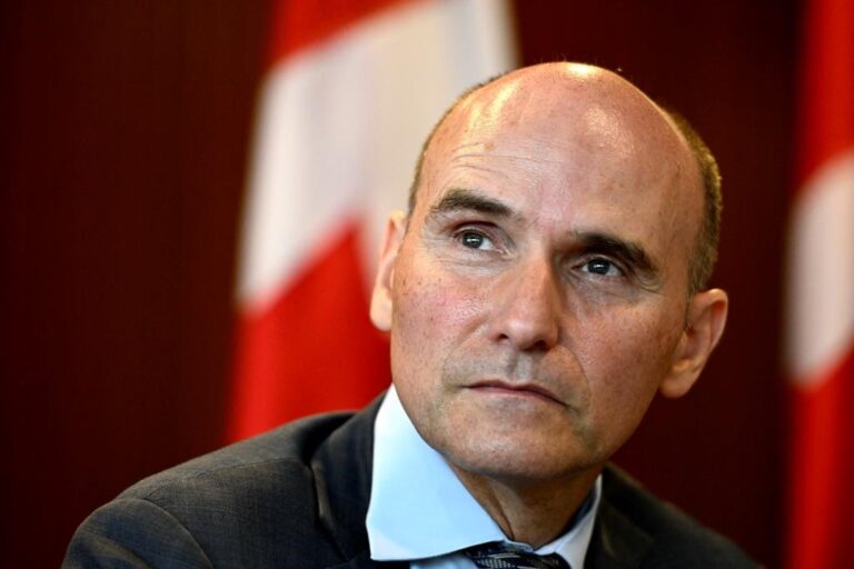Ottawa willing to increase flow of health-care cash to provinces on 2 conditions
